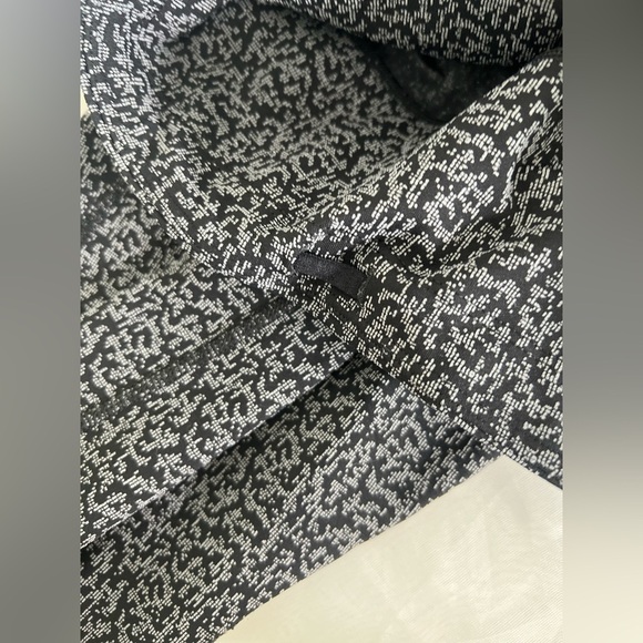 Athleta Black White Static Ultimate Stash Textured 7/8 Tight Leggings Medium - Picture 8 of 11